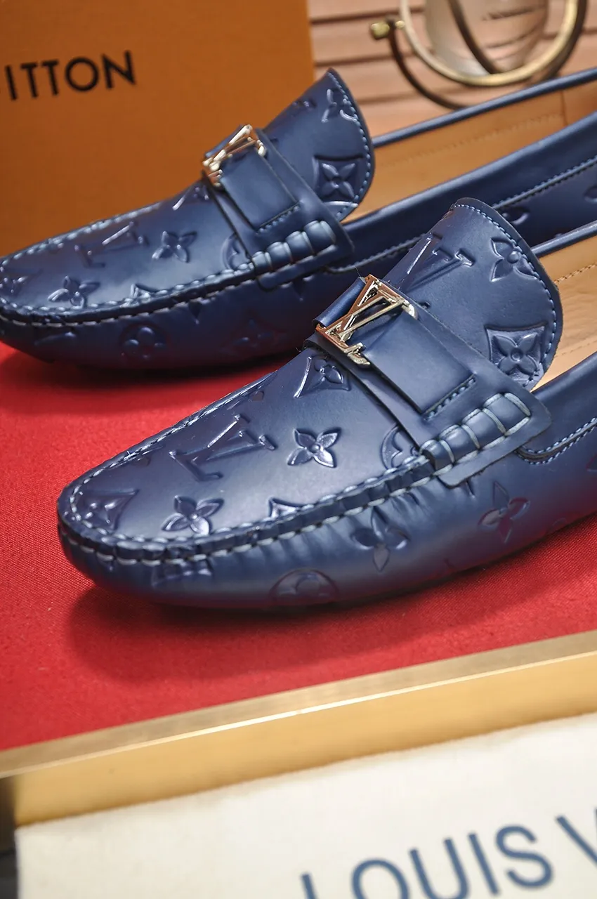 Men's men's shoes 💰420💶 [LV Doudou shoes] (water-dyed cowhide lining) new model is on the market, available on the official website. The new Doudou shoes are processed into single-color materials, and the uppers are made of imported horsehide leather. The body of the shoe is fully hemmed with mark thread, and is lined with imported original cowhide leather. The elegant shoe shape is super suitable for all-matching, and the size is 38-44.